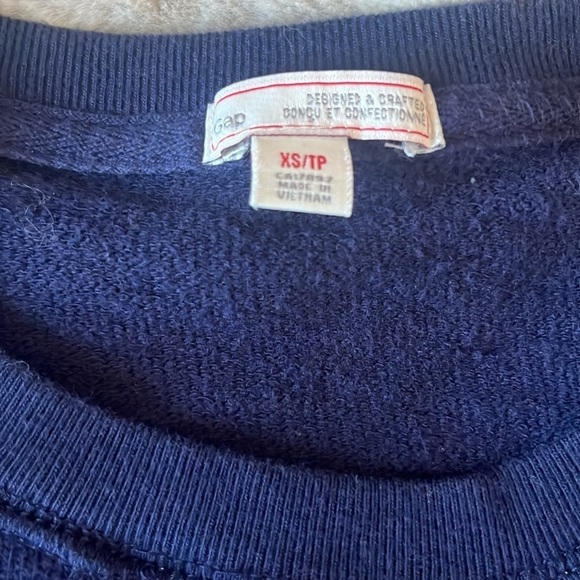 XS132 Gap crewneck long sleeve - Picture 8 of 9